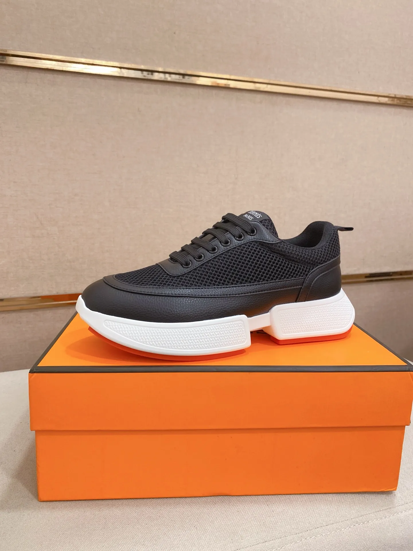 Men's clothing and shoes💰: 462💰《HERMES》【Classic Original Version】Hermès; Top 🔝 Purchasing Agency 🔍🔍Men's latest 🇺🇸 counters are on sale simultaneously, imported from Italy original ▲▲cowhide ▲▲ (high-end, extravagant and classy) ) Exquisite workmanship (Italian 🇮🇹 imported water-dyed 🐂 cowhide lining) sole: original sole provided by the original factory, ⚠️exclusive double-layer activity·TPR·rubber·combined molded outsole; super comfortable·wear-resistant·non-slip·environmental protection The real thing is more beautiful if you take the real thing (high quality, follow the order). You can enter and exit the counter at will * Number of yards: 38-44 (45 can be customized and cannot be returned or exchanged)
